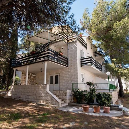 Apartments Pinija Супетар Экстерьер фото