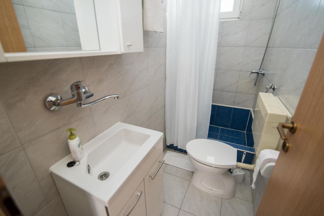 Apartments Pinija Супетар Экстерьер фото