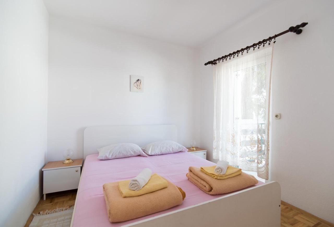 Apartments Pinija Супетар Экстерьер фото