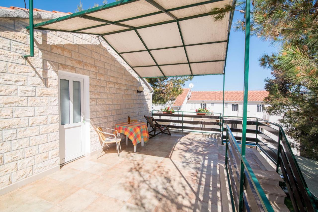 Apartments Pinija Супетар Экстерьер фото